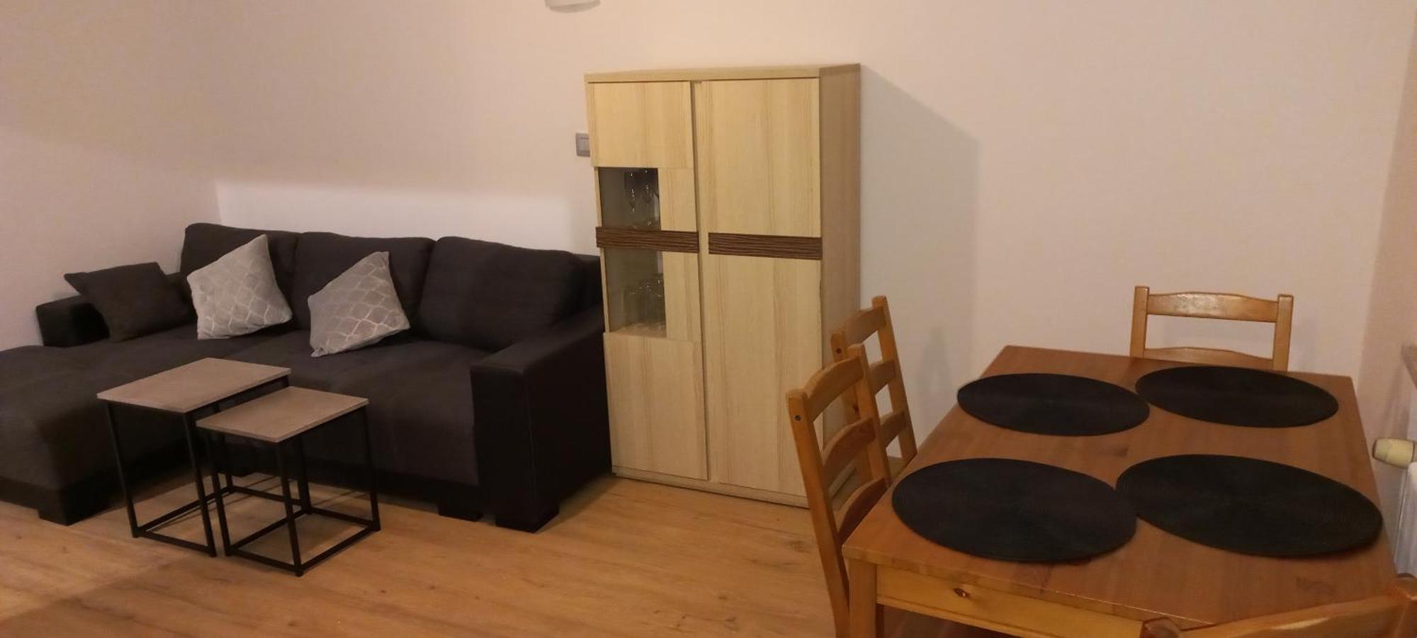 Apartament Juki 2, Obok Katowice Wynajem Na Doby, Krotkoterminowy, 2 Pokoje, Mozliwosc Dodatkowych Dwoch Osob Na Rogowce W Salonie Za Dodatkowa Oplata, 37M2,- Po Kapitalnym Remoncie, Wifi Chorzów Exterior foto