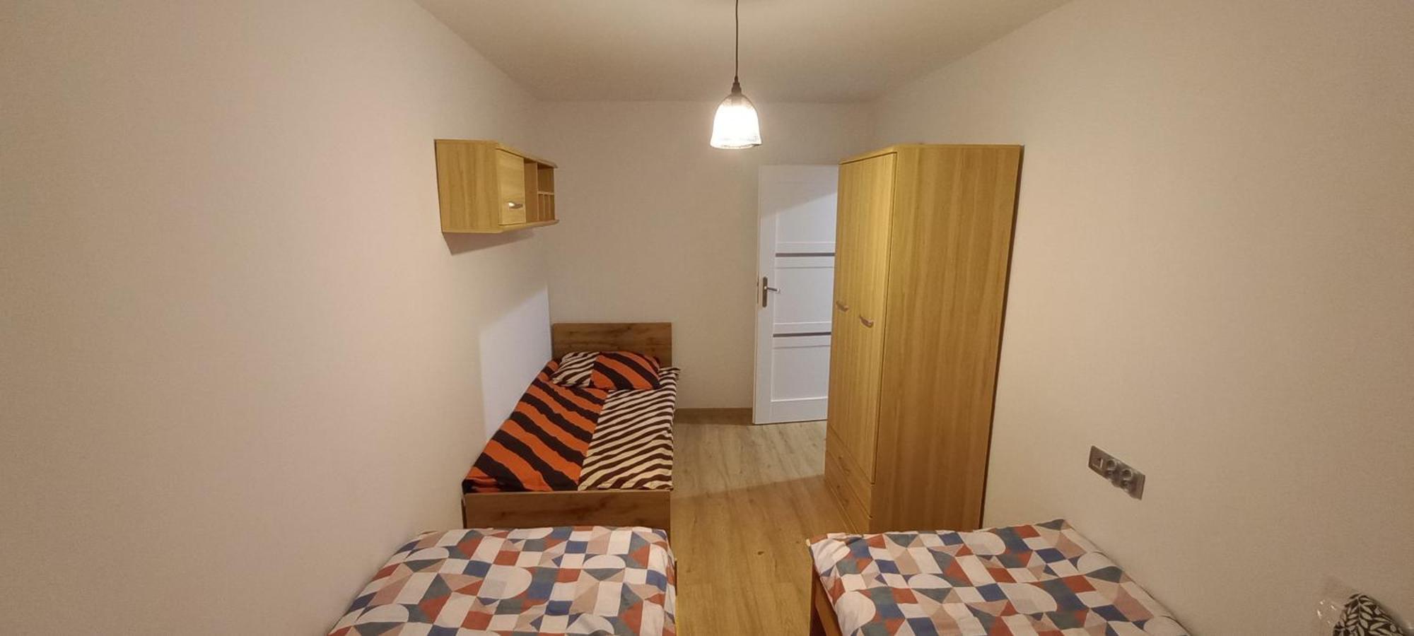 Apartament Juki 2, Obok Katowice Wynajem Na Doby, Krotkoterminowy, 2 Pokoje, Mozliwosc Dodatkowych Dwoch Osob Na Rogowce W Salonie Za Dodatkowa Oplata, 37M2,- Po Kapitalnym Remoncie, Wifi Chorzów Exterior foto